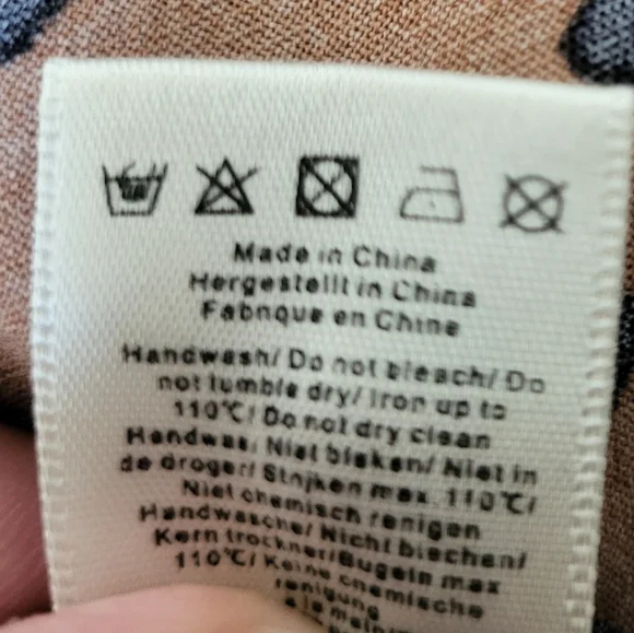 Cellabie Womens Leopard Print Ruffle Sleeve Ruffle Sleeve Top Size M - Picture 8 of 8